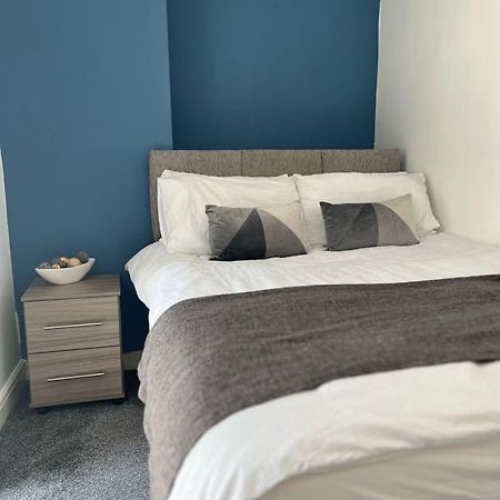 Moorfield Street Guesthouse ลีดส์ ภายนอก รูปภาพ