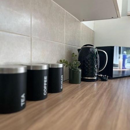 Moorfield Street Guesthouse ลีดส์ ภายนอก รูปภาพ