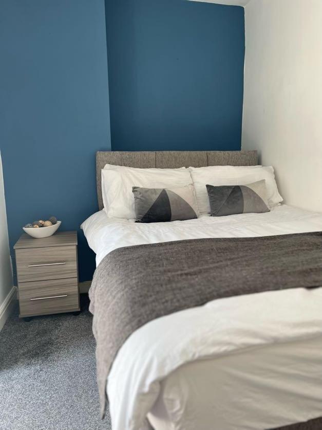 Moorfield Street Guesthouse ลีดส์ ภายนอก รูปภาพ
