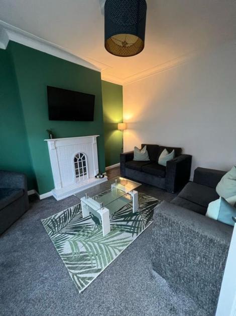 Moorfield Street Guesthouse ลีดส์ ภายนอก รูปภาพ