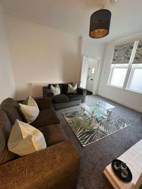 Moorfield Street Guesthouse ลีดส์ ภายนอก รูปภาพ