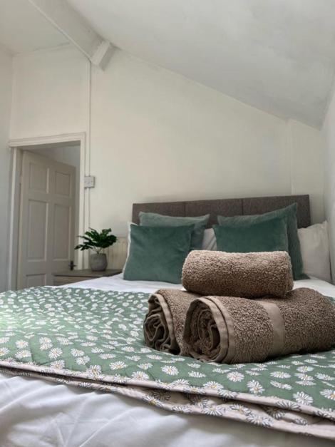 Moorfield Street Guesthouse ลีดส์ ภายนอก รูปภาพ